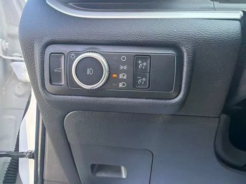 Certified 2022 Ford Explorer XLT w/ Equipment Group 202A AWD/4WD image 6