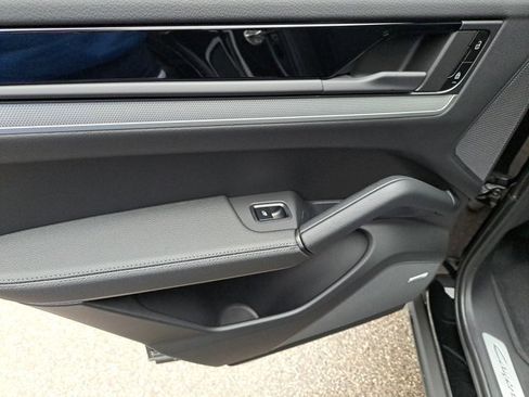 Used 2026 Porsche Cayenne Coupe image 21