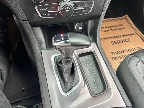 Used 2019 Dodge Charger SXT w/ Leather Interior Group RWD image 25