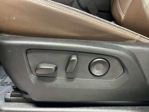 Used 2024 Chevrolet Suburban High Country w/ Advanced Technology Package image 12