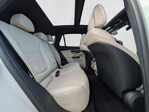 Used 2026 Mercedes-Benz GLC 300 4MATIC image 20
