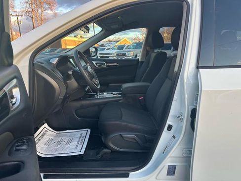 Used 2017 Nissan Pathfinder S image 10
