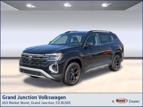 New 2026 Volkswagen Atlas Peak Edition AWD/4WD image 1