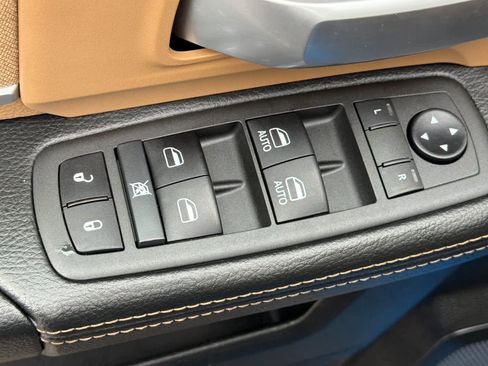 Used 2022 RAM 2500 Big Horn w/ Level C Equiment Group image 13