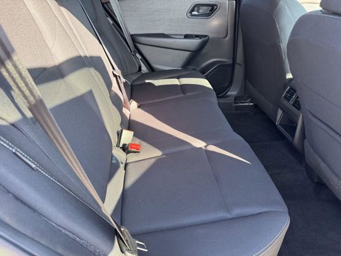 Used 2023 Nissan Rogue S FWD image 9