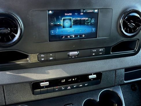 Used 2024 Mercedes-Benz Sprinter 3500 image 19