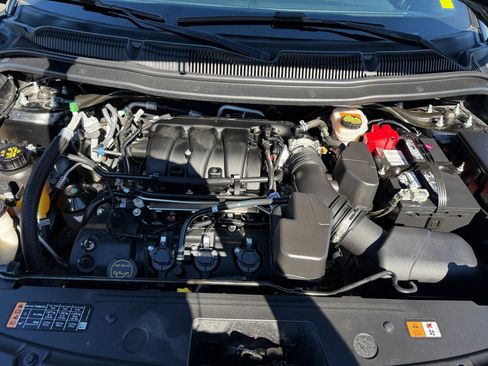 Used 2018 Ford Explorer XLT w/ Equipment Group 202A FWD image 21