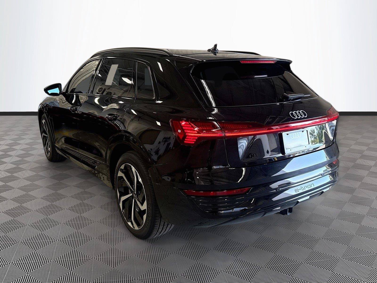 Used 2024 Audi Q8 e-tron Premium Plus AWD/4WD image 5