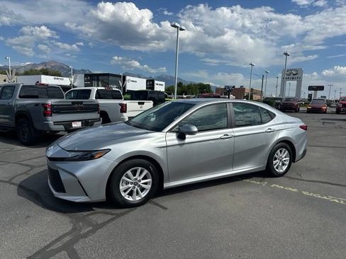 Used 2026 Toyota Camry LE FWD image 6