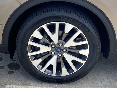Used 2020 Ford Escape Titanium image 27