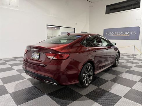 Used 2016 Chrysler 200 S w/ Navigation & Sound Group I image 5