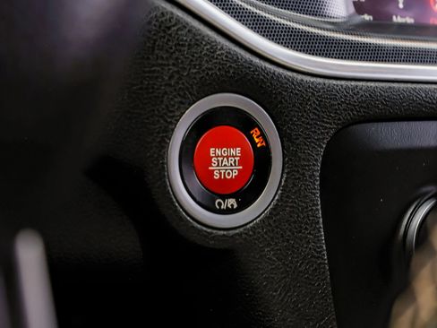 Used 2018 Dodge Charger SRT RWD image 25