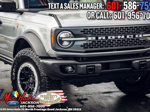 Used 2022 Ford Bronco Badlands image 3