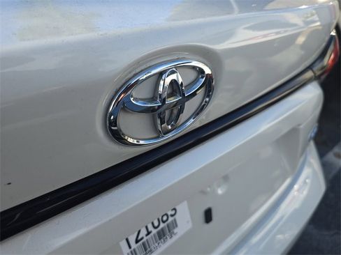 Used 2020 Toyota Corolla LE image 6