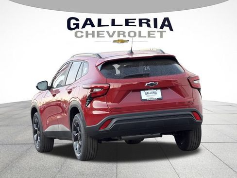 New 2026 Chevrolet Trax LT w/ Driver Confidence Package FWD image 5
