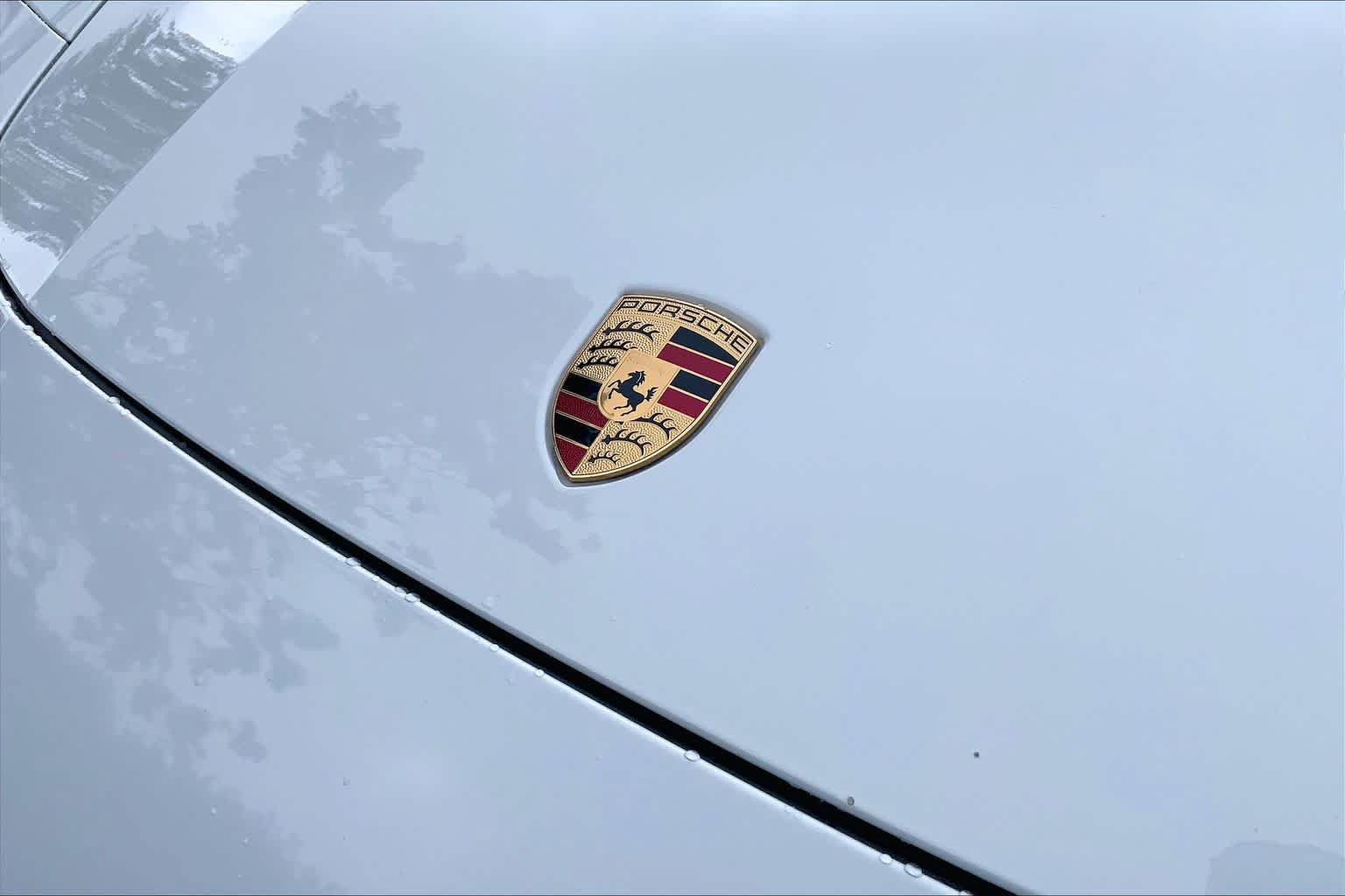 Used 2018 Porsche Panamera 4 AWD/4WD image 31