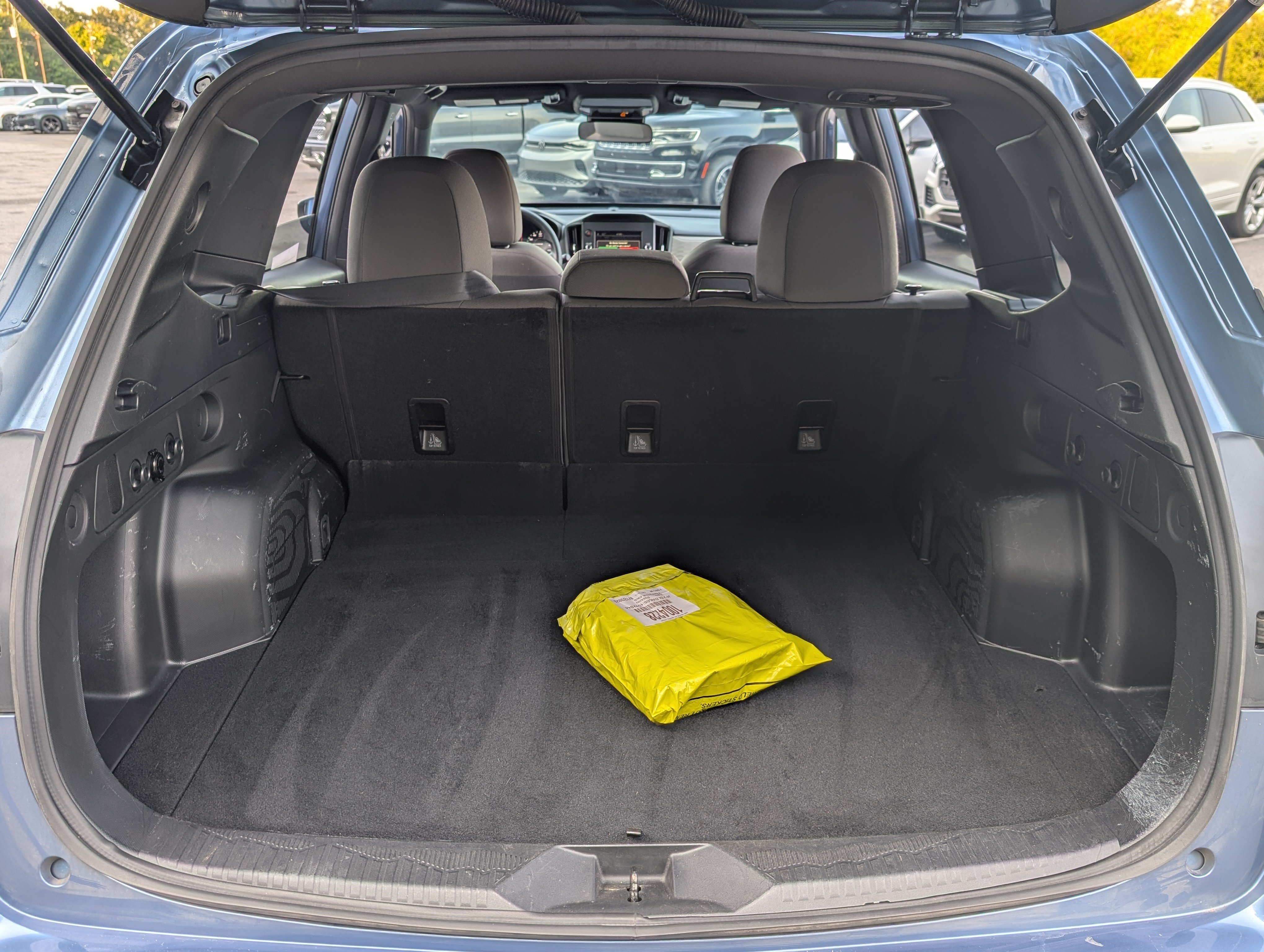 Used 2025 Subaru Forester AWD/4WD image 18