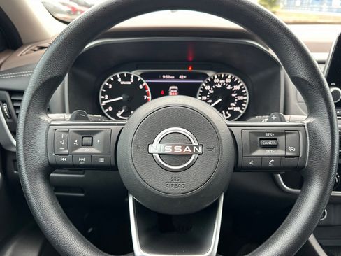 Used 2023 Nissan Rogue S image 23