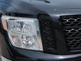 Used 2019 Nissan Titan SV image 3