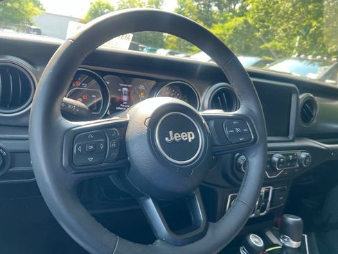 Used 2023 Jeep Gladiator Sport AWD/4WD image 22