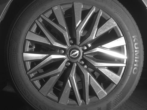Used 2025 Nissan Altima 2.5 SV FWD image 14