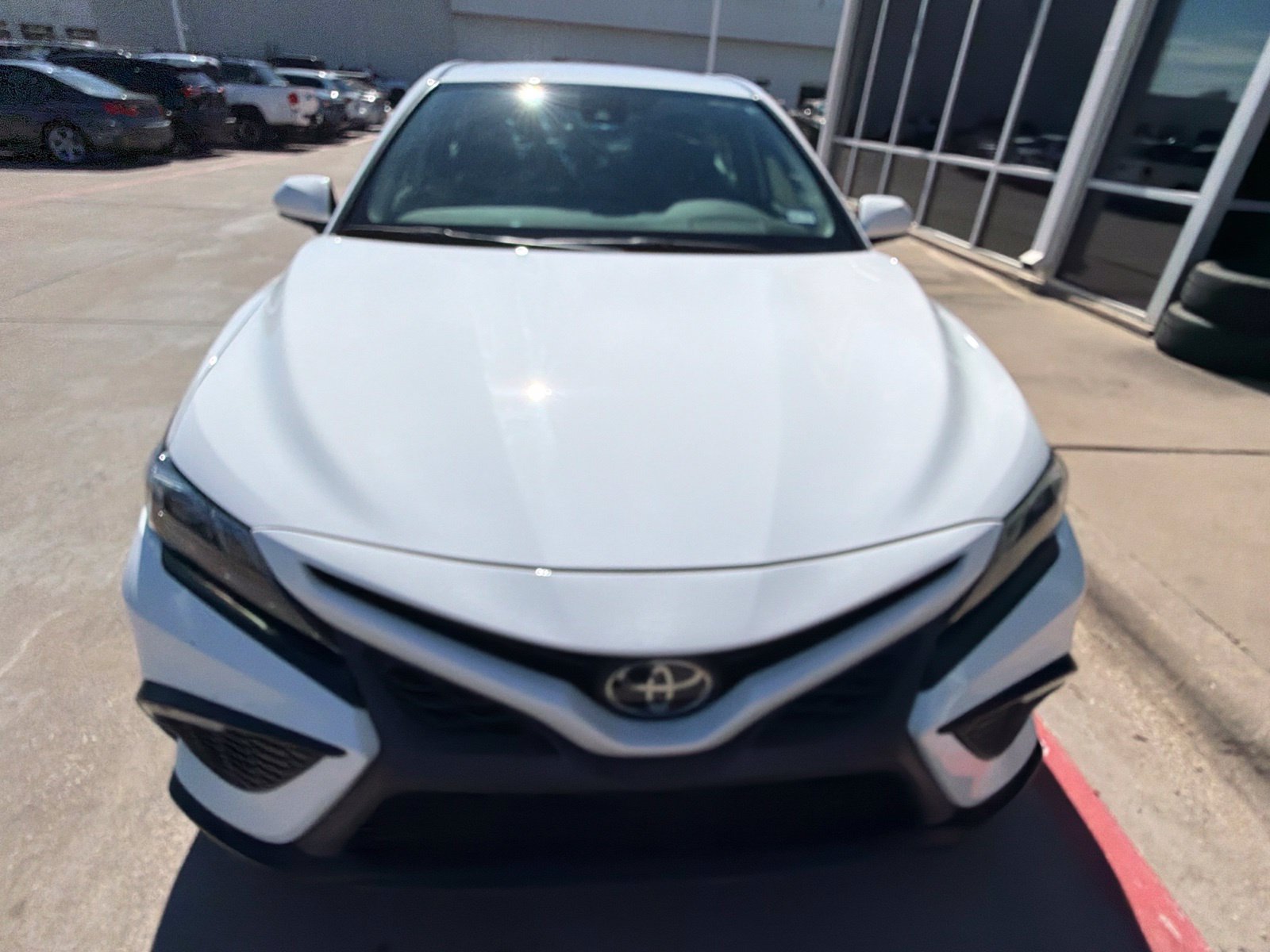 Used 2024 Toyota Camry SE FWD image 3