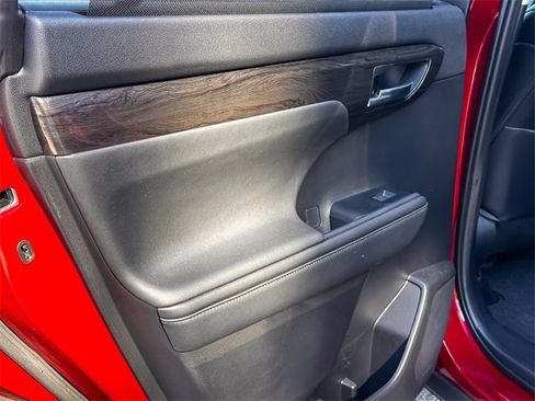 Certified 2021 Toyota Highlander Platinum image 32