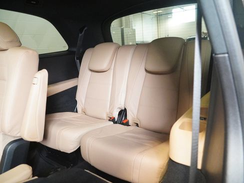 Used 2024 Mercedes-Benz GLS 580 4MATIC image 14