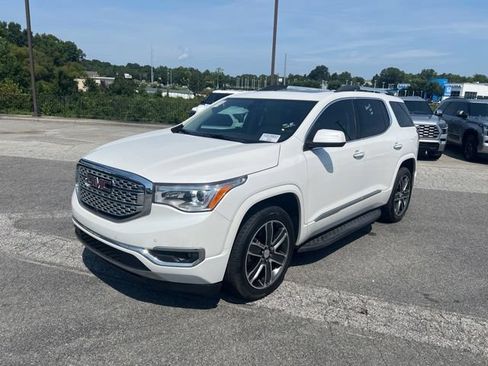 Used 2018 GMC Acadia Denali w/ Technology Package FWD image 3