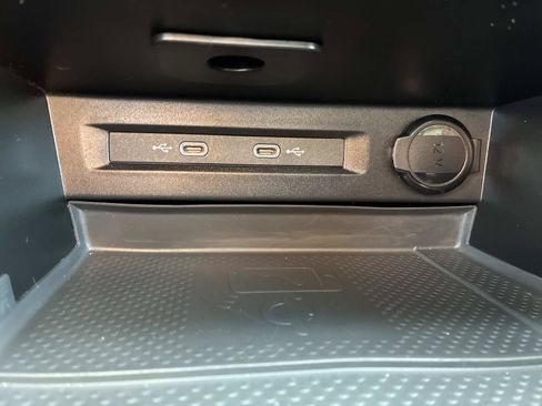 Certified 2024 Volkswagen Tiguan SEL R-Line AWD/4WD image 36
