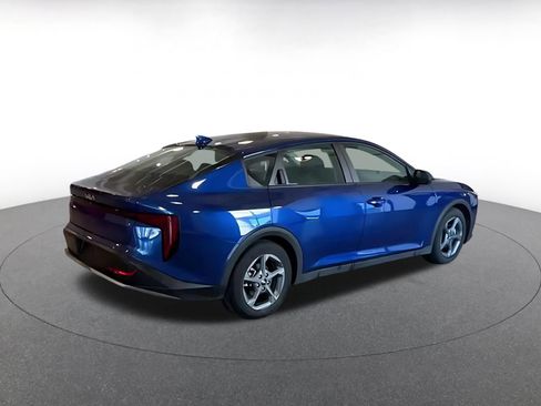 Used 2025 Kia K4 LXS image 12