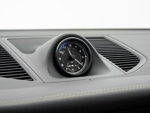 New 2025 Porsche Macan image 18