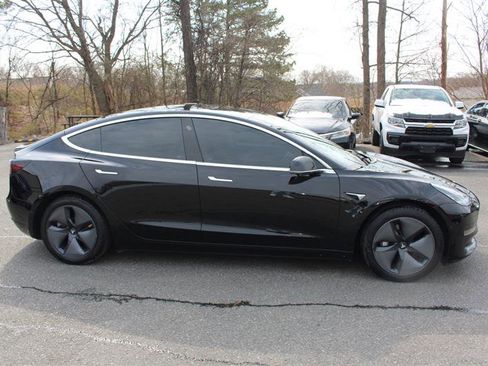 Used 2020 Tesla Model 3 Standard Range Plus image 9