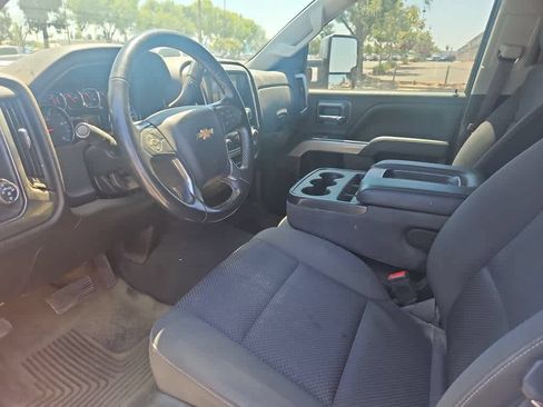 Used 2019 Chevrolet Silverado 2500 LT AWD/4WD image 14
