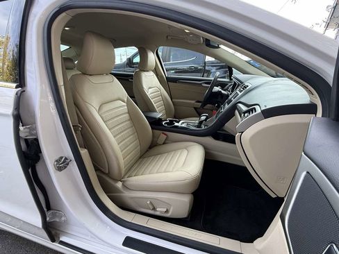 Used 2015 Ford Fusion SE w/ Equipment Group 202A image 10