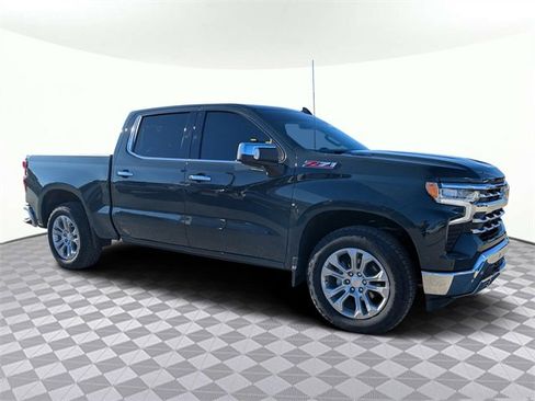 Used 2025 Chevrolet Silverado 1500 LTZ image 2