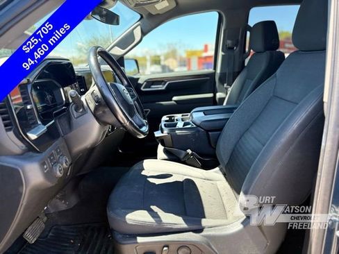 Used 2022 Chevrolet Silverado 1500 LT AWD/4WD image 12