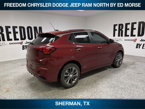 Used 2022 Buick Encore GX Select w/ Sport Touring Package FWD image 4