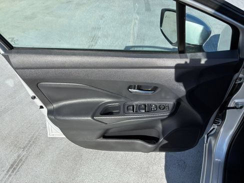 Used 2025 Nissan Versa SV FWD image 18