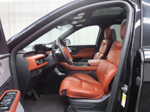 Used 2025 Lincoln Aviator Reserve w/ Equipment Group 201A AWD/4WD image 15