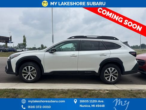 Used 2025 Subaru Outback Premium AWD/4WD image 4