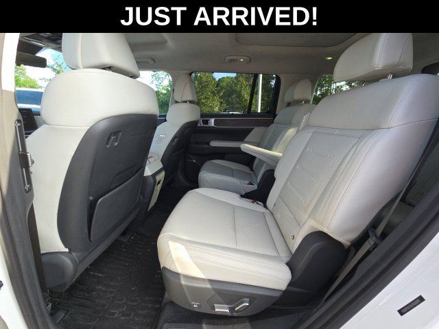 Used 2025 Hyundai Santa Fe Calligraphy FWD image 11