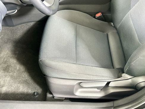 Used 2023 Toyota Prius LE image 19