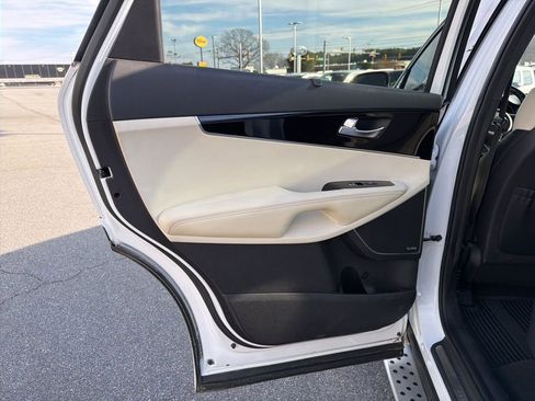Used 2017 Kia Sorento SX image 15