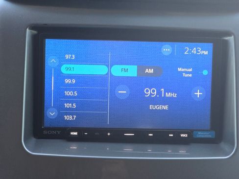 Used 2015 Chevrolet Suburban LS RWD image 13