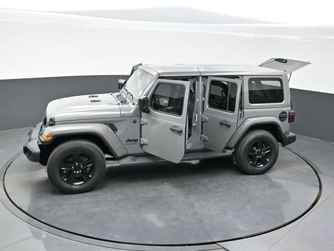 Used 2023 Jeep Wrangler Unlimited Sahara AWD/4WD image 44