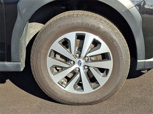 Used 2023 Subaru Outback Premium image 12