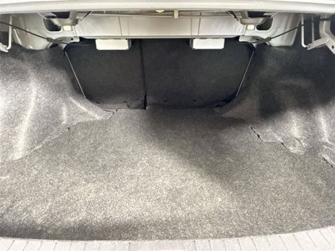 Used 2013 Toyota Corolla LE FWD image 31