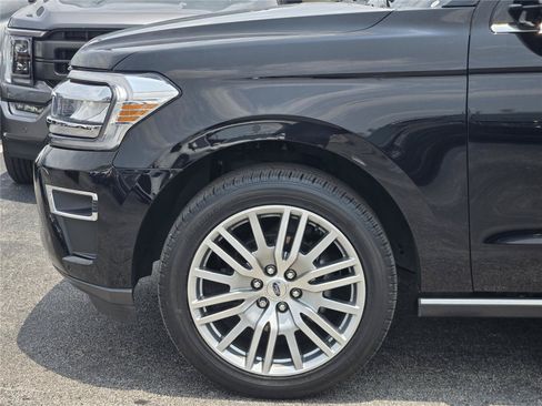 Certified 2024 Ford Expedition Limited RWD image 6