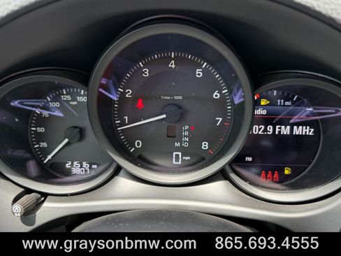 Used 2024 Porsche Macan AWD/4WD image 32